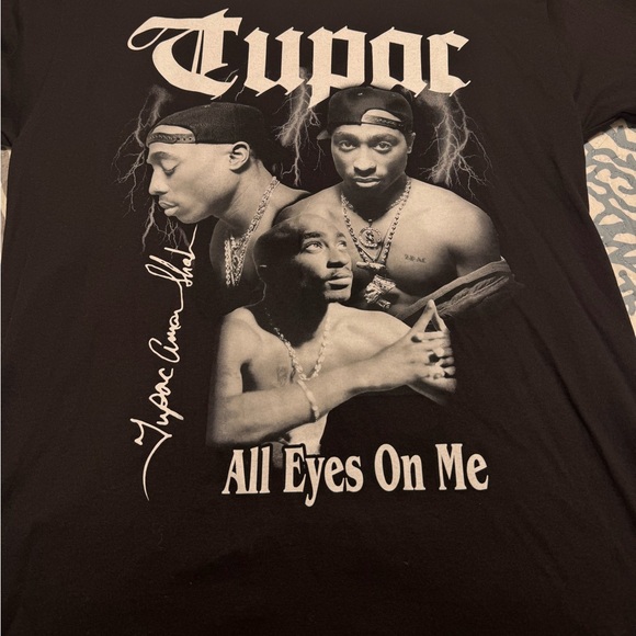 T-Shirt - Picture 3 of 5